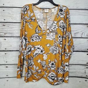 Daytrip 2x Plus Yellow Floral Tunic